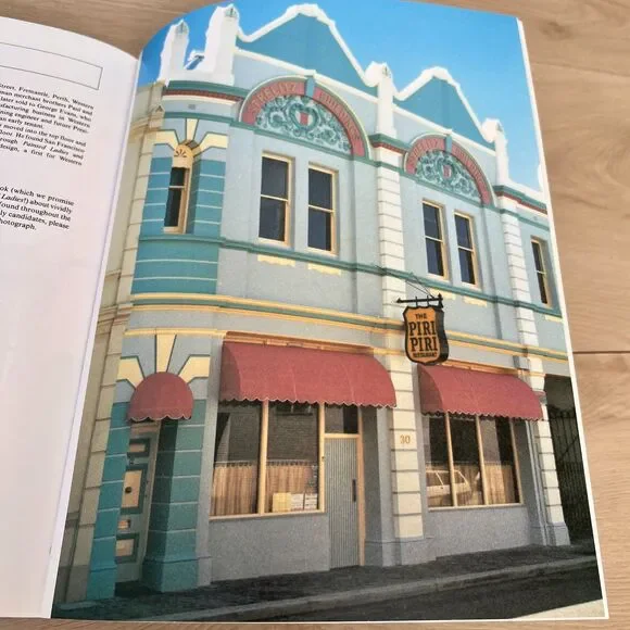 Daughters of Painted Ladies: America's Resplendent Victorians Pomada & Larsen - Picture 11 of 16